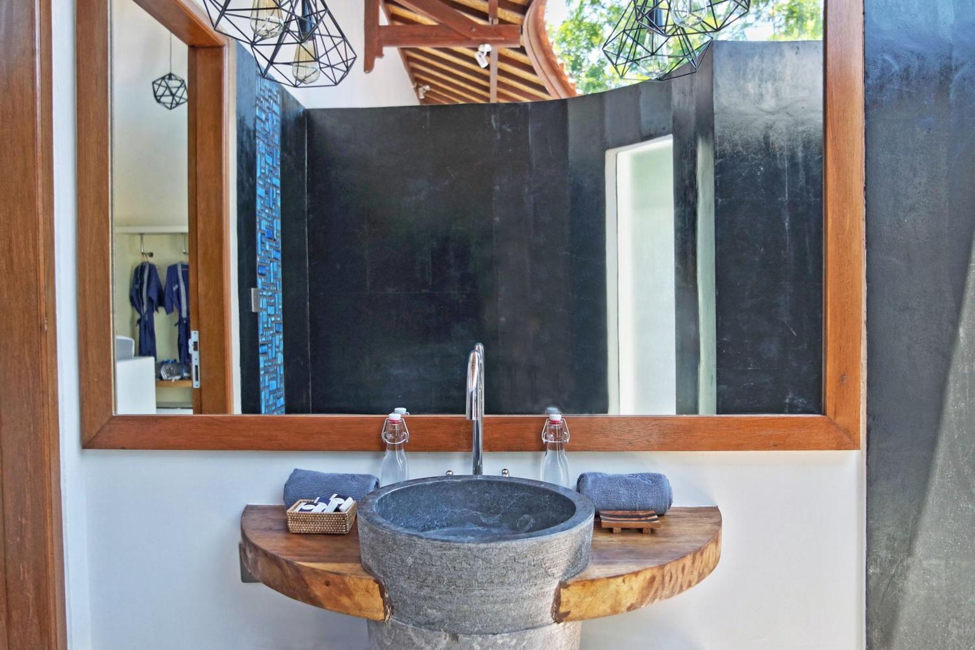 Stay Shark Villas Gili Air Bagian luar foto