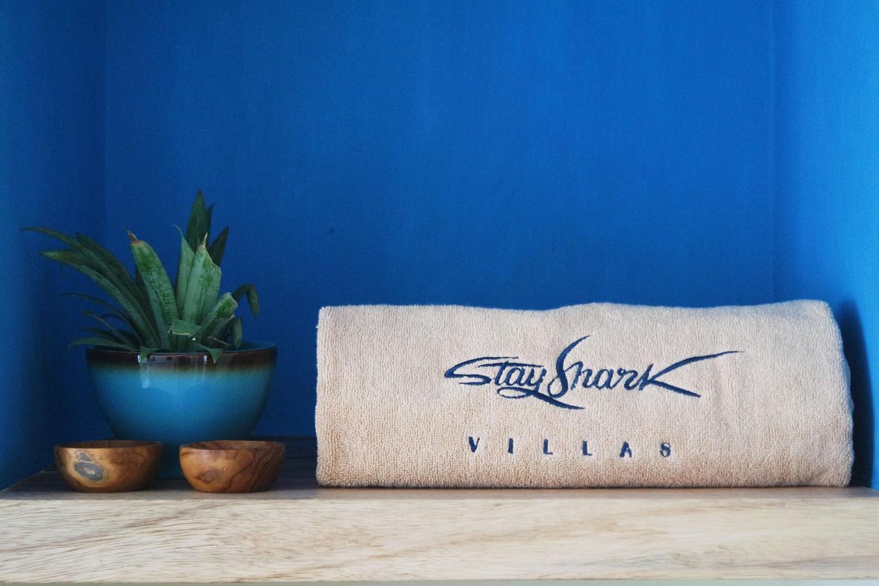 Stay Shark Villas Gili Air Bagian luar foto